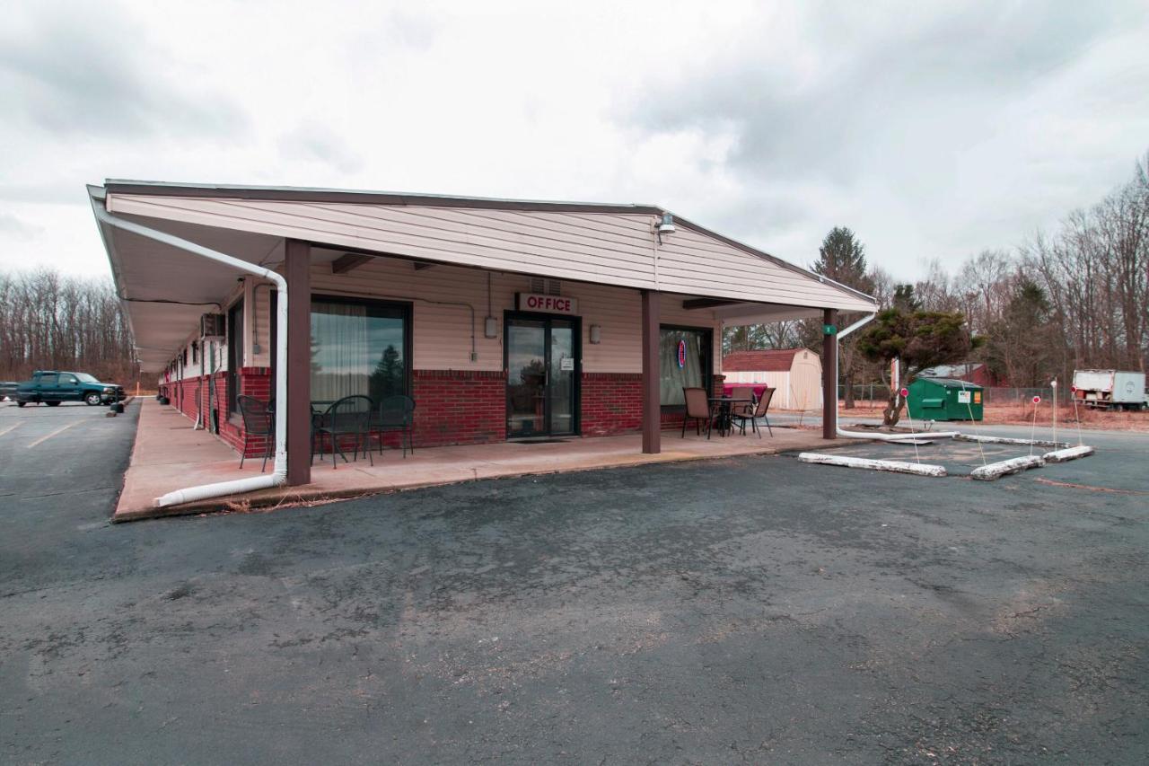 Oyo Hotel Dalton Pa I-81 Craig Bagian luar foto