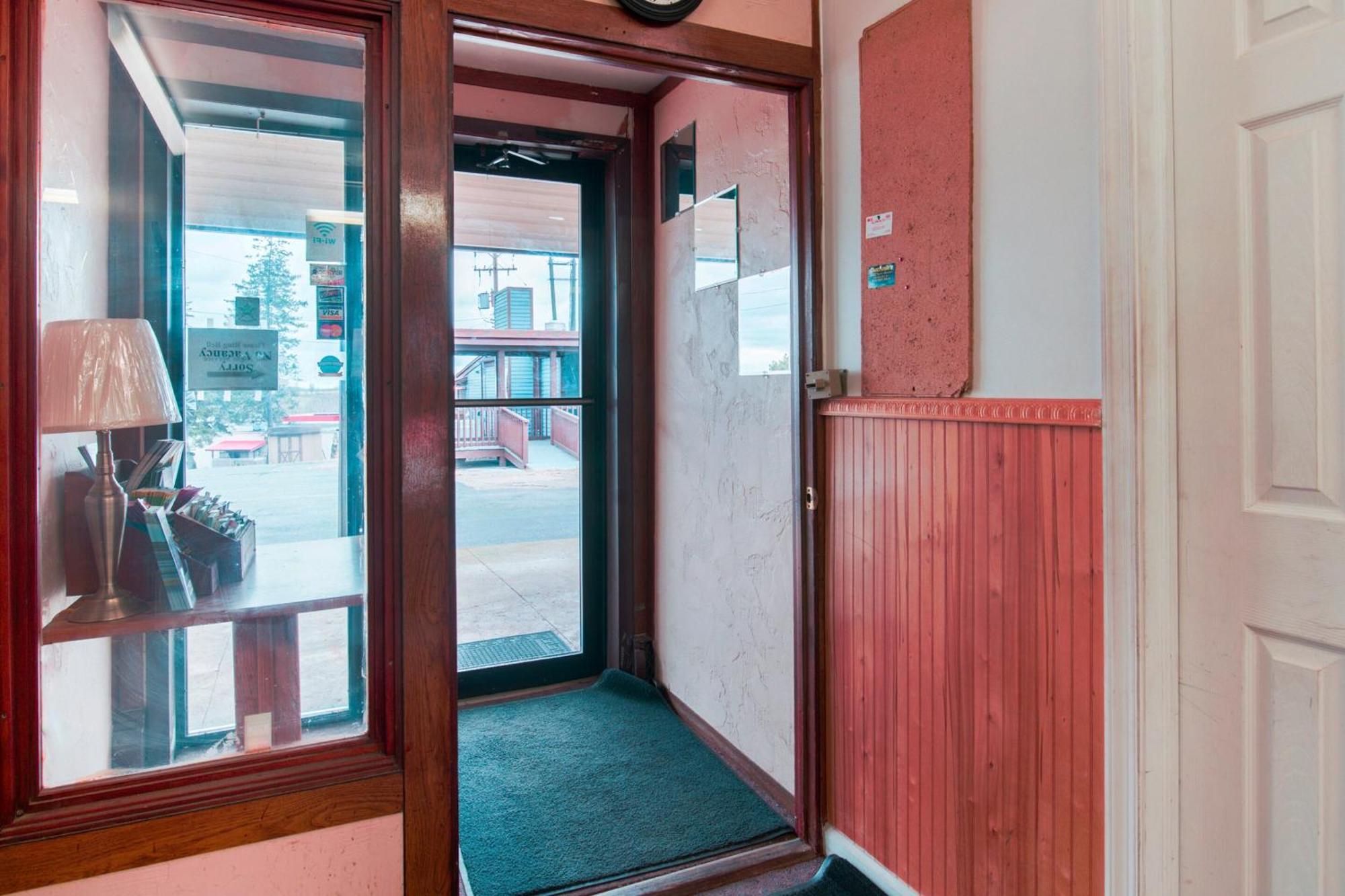 Oyo Hotel Dalton Pa I-81 Craig Bagian luar foto